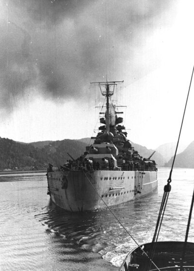 U.S. Naval Historical Center/Wikimedia CommonsНемецкий линкор "Тирпиц"