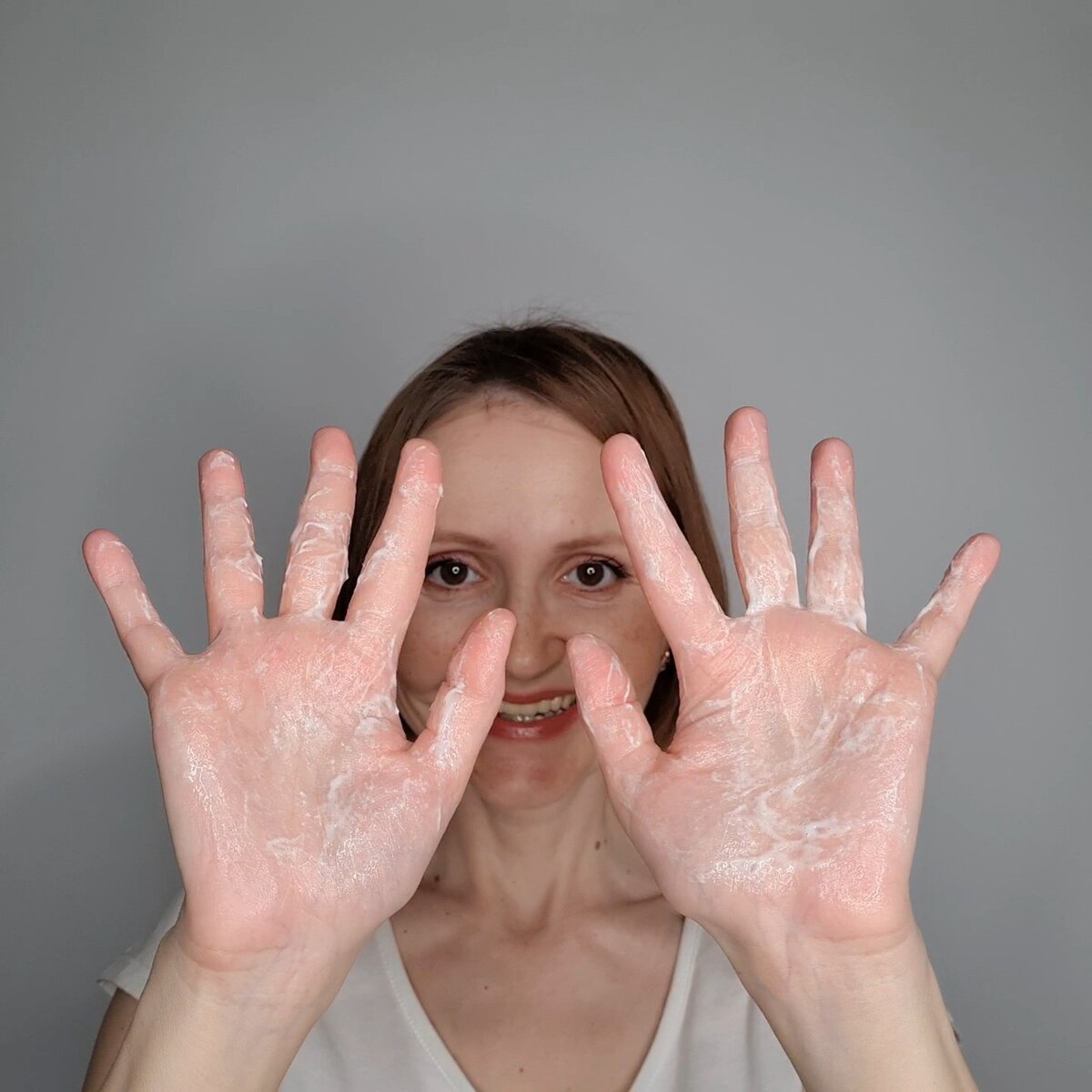 Образуется пена плотная и мелкая, как раз то что нужно для тщательного очищения кожи.