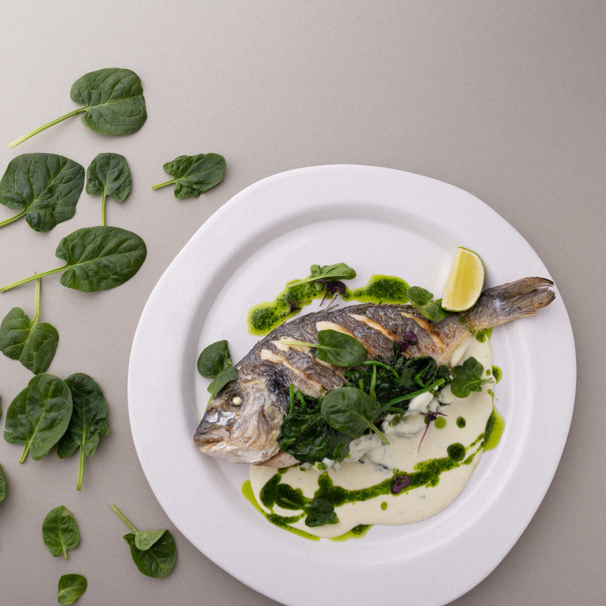 Листайте галерею, чтобы увидеть таблицу показателей калорий и БЖУ