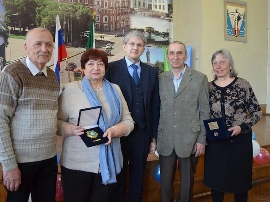     В Комсомольске 80 семьям вручили награды «За супружеское долголетие». ФОТО: администрация Комсомольска