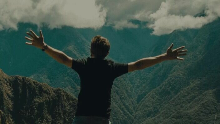     Суд в Красноярске обязал туроператора компенсировать туристу 1,2 миллиона рублей за отмену туров.