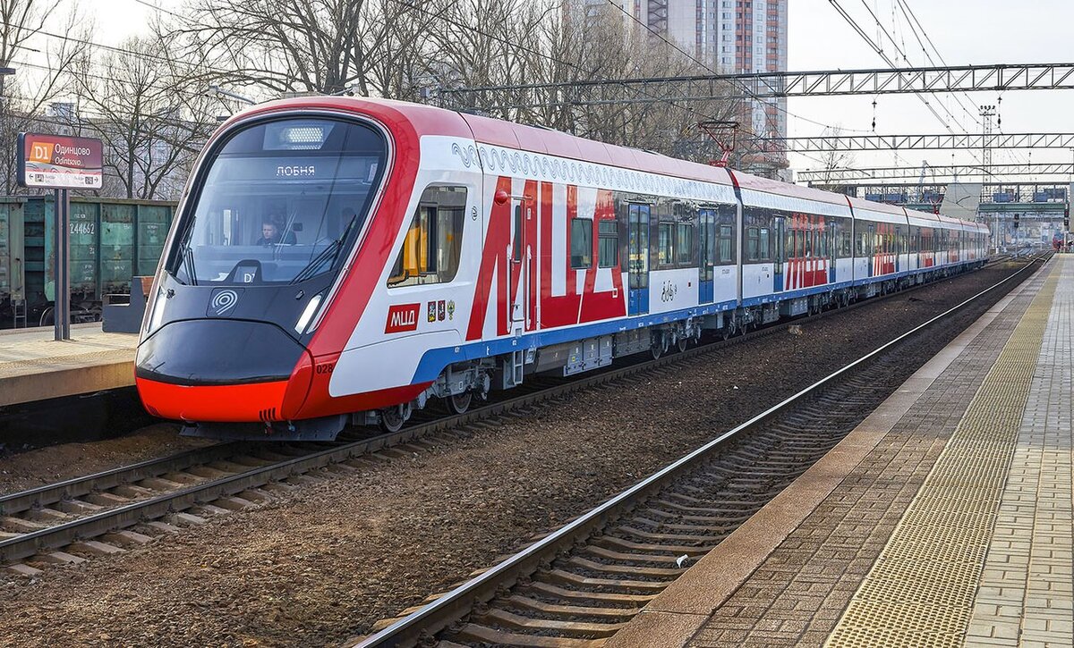 Новейшие электрички, фото сделано в направлении г. Долгопрудного 2022 год 