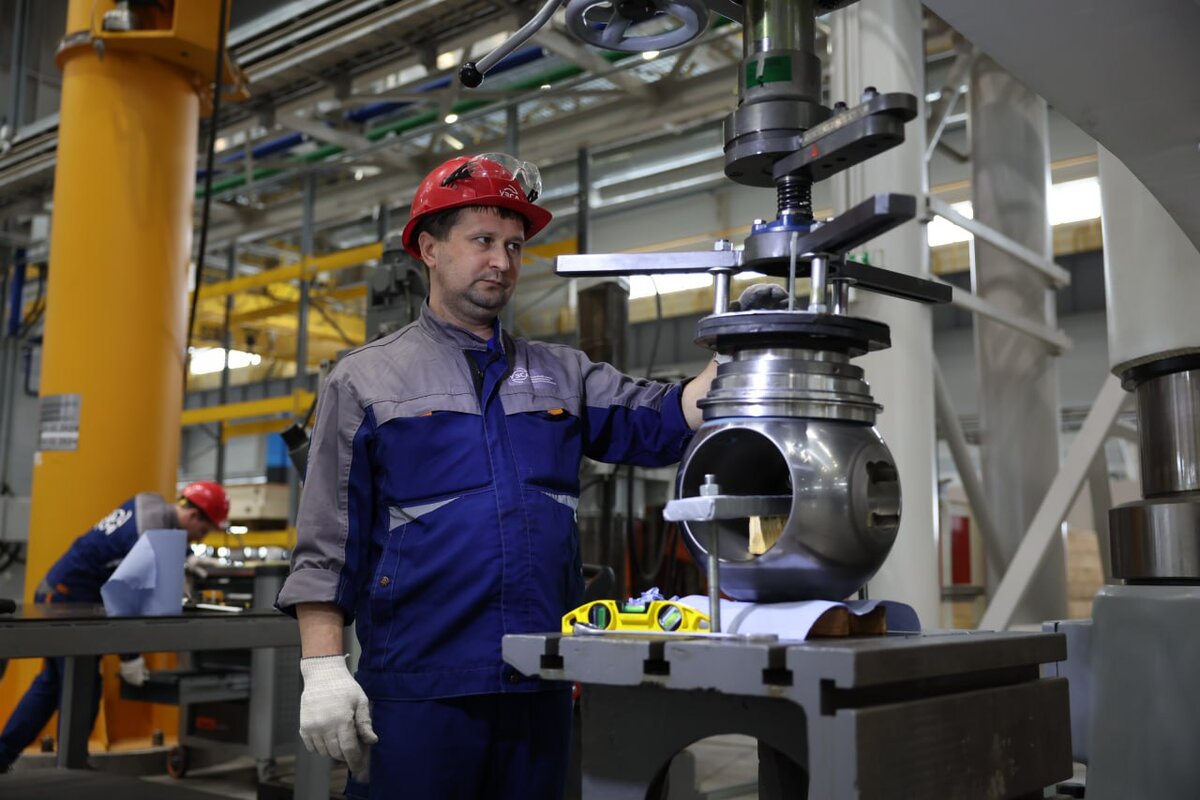 Нужны рабочие руки! Фото: gubrnator74.ru