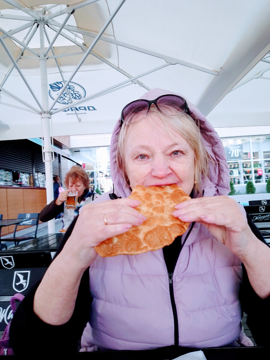 Пирожки, беляши и чебуреки " показаны" нам, уральцам: надо, чтобы было и вкусно, и сытно, иначе тяжёлая работа свалит с ног тебя...