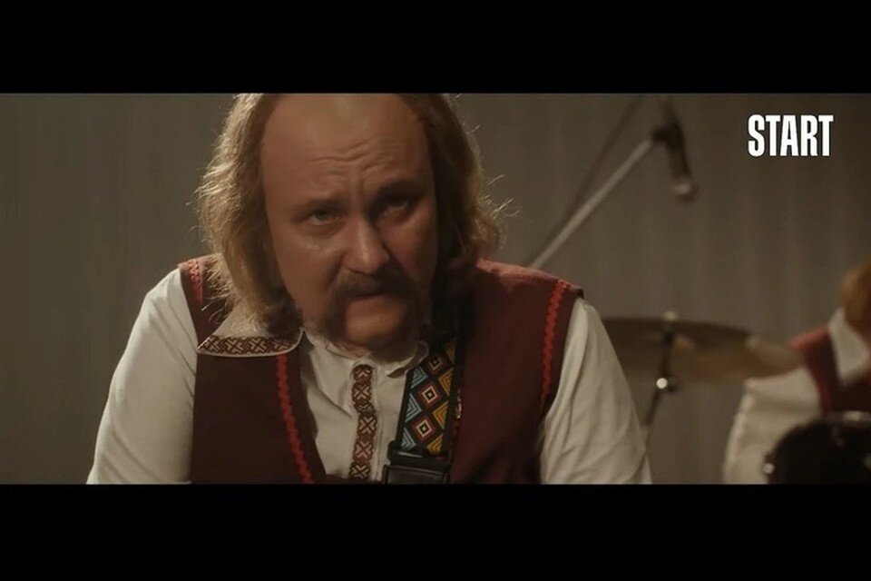     Дочь Марина Мулявина на съемках говорила, что ее отец, легендарный "песняр" получился очень похожим. Скрин видео Start