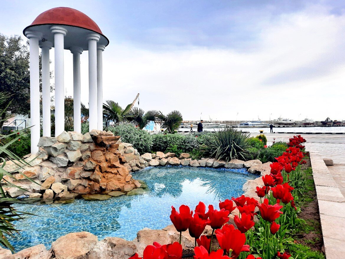 Набережная им. Ленина в Ялте