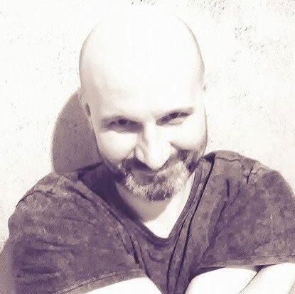 Трофимов Игорь – поэт. Живёт в Москве. Публиковался в литературно-философском журнале «Топос», альманахах «Северный Крест» и «Менестрель». Автор книги «Сказки Игоря Трофимова» (2017 г.)
