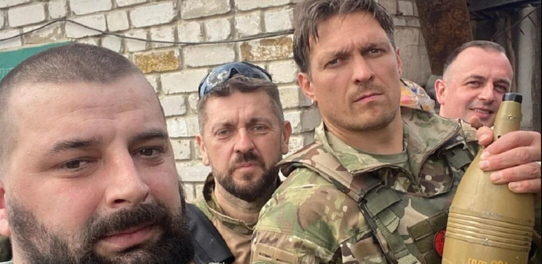 Александр Усик в шапке
