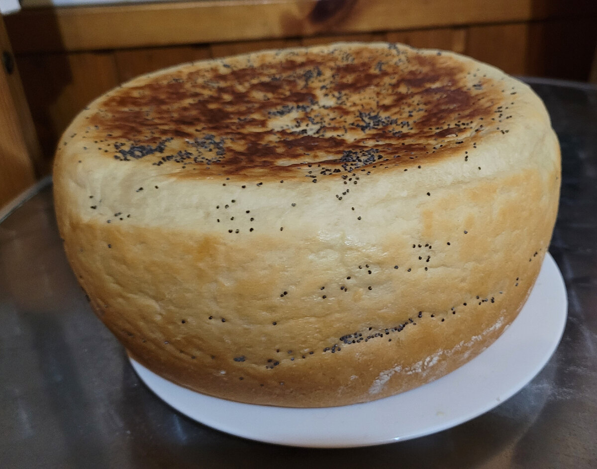 Хлеб с маком и цукатами, который испек Марко