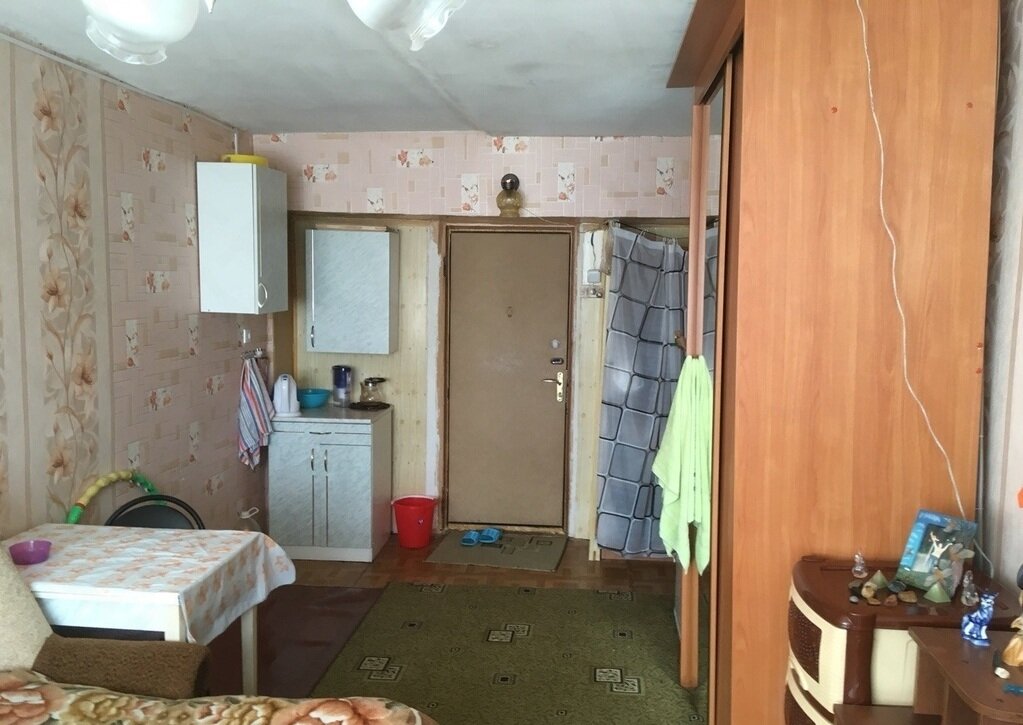 Общежитие коридорного типа. Солдатова пермь снять комнату. Комната в общежитии коридорного типа снять. Комната в общежитии коридорного типа. Комната в общежитии коридорного типа снять.