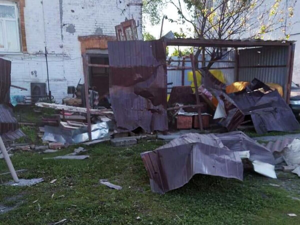    Последствия обстрела со стороны ВСУ села Теткино в Курской области© Фото : Роман Старовойт/Telegram