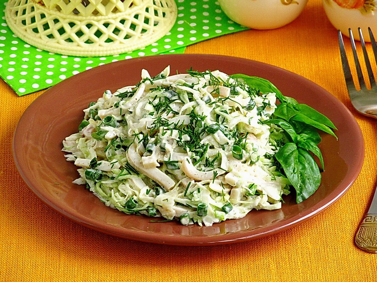 Салат из молодой капусты