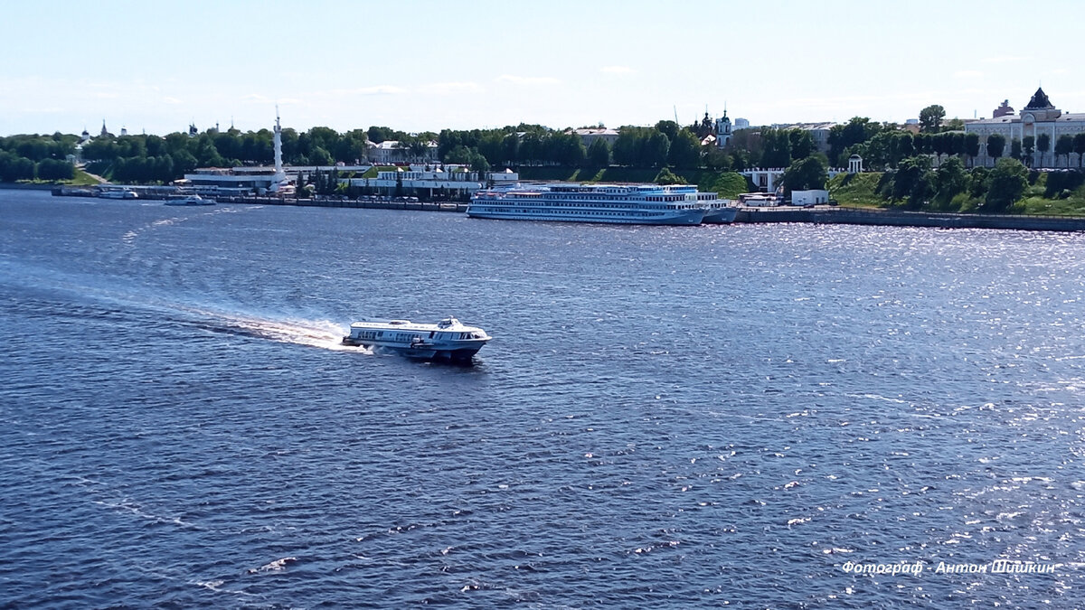 Метеор рыбинск нижний. Метеор Рыбинск. Красивые города на Волге. Метеор по Волге. Ярославль река.