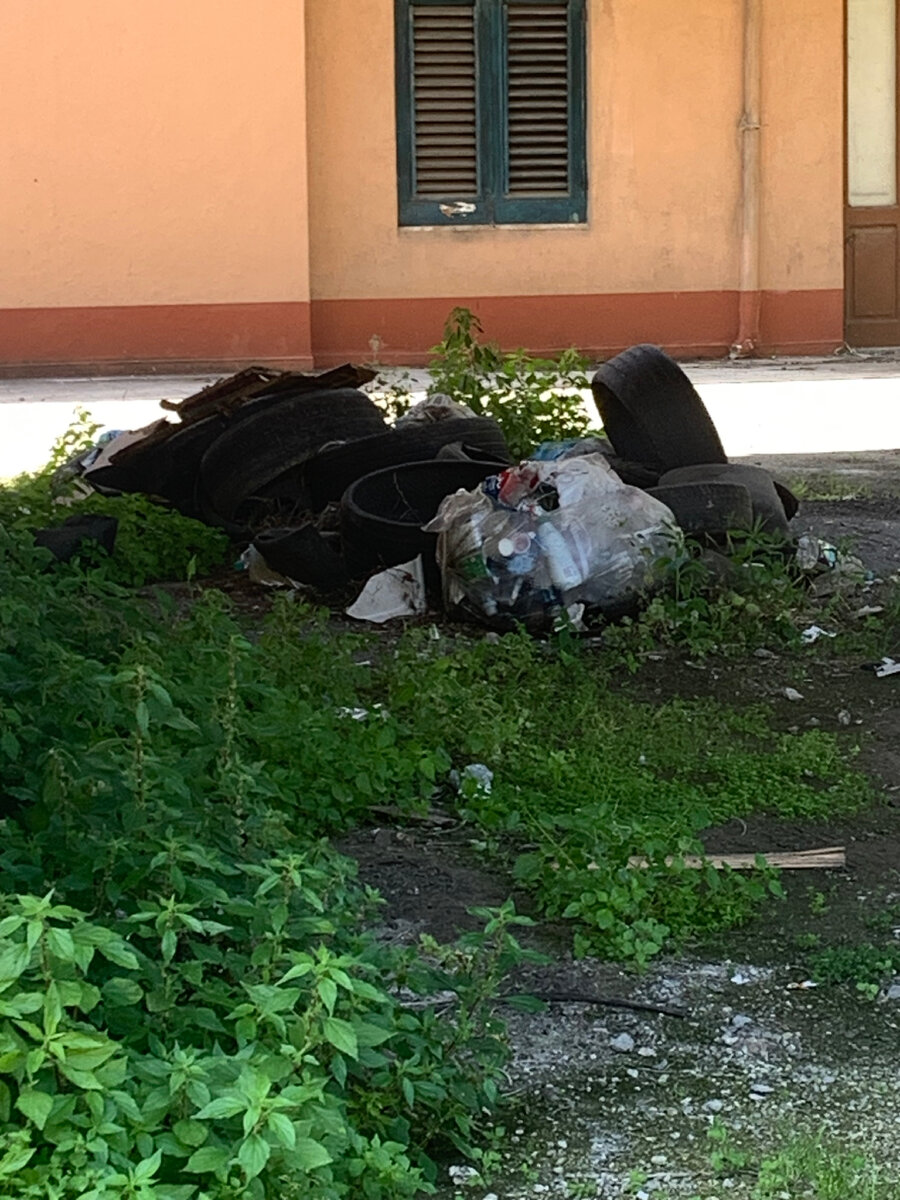 Под мостом