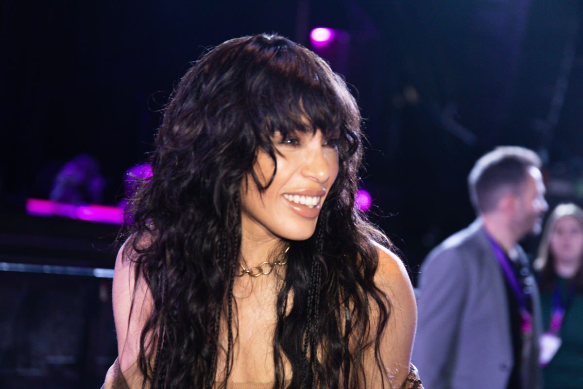 Сильно выступают. Сильно выступают. Кость руки. Выпирает косточка на руке. Сильно выступают.