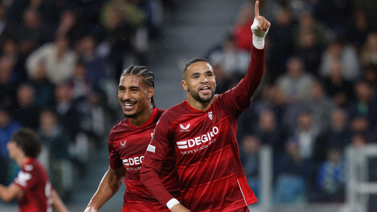    "Севилья" забила первой гол в ворота "Ювентуса" в матче Лиги Европы. Фото: REUTERS