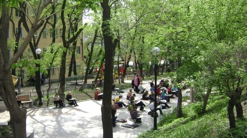     Жители Владивостока активно выбирают, какие проекты благоустройства будут реализованы в столице ДФО в 2024 году. Для этого нужно просто принять участие в голосовании.