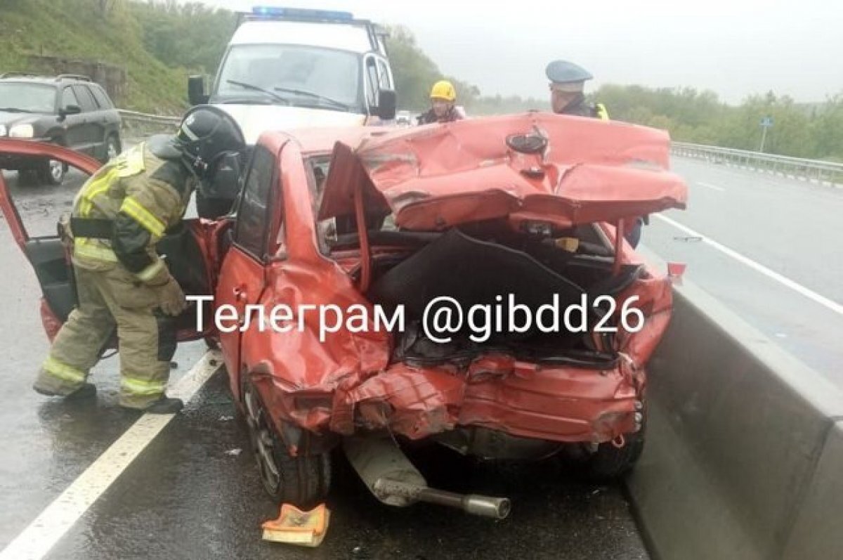    Пассажир вылетел через заднее стекло и погиб от травм в ДТП на Ставрополье