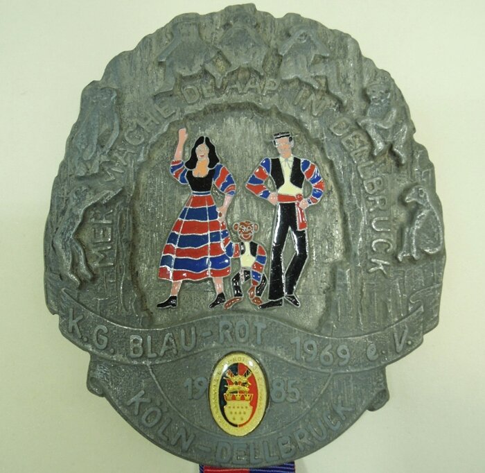Памятная плакетка клуба Blau-Rot к Кёльнскому карнавалу 1985 г. Металл, эмаль