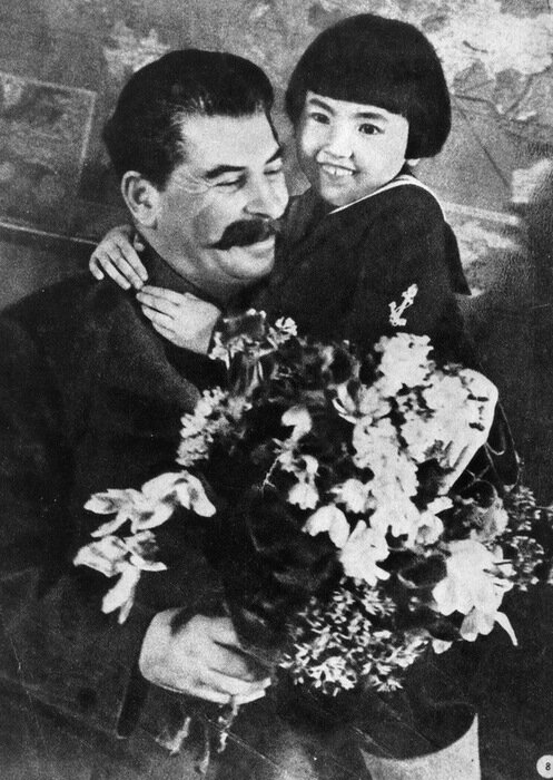 История насчитывает множество политиков, вокруг которых развивались противоположные мнения, но самым спорным правителем был Сталин.