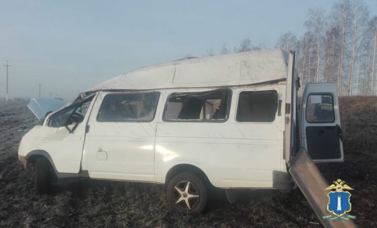 Последствия ДТП с маршрутным такси в Новомалыклинском районе Ульяновской области
