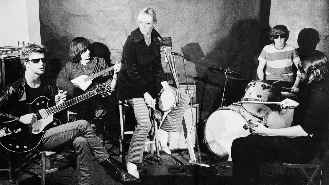 Первый состав The Velvet Underground:  Рид- Моррисон - (Нико) - Морин Такер - Кейл