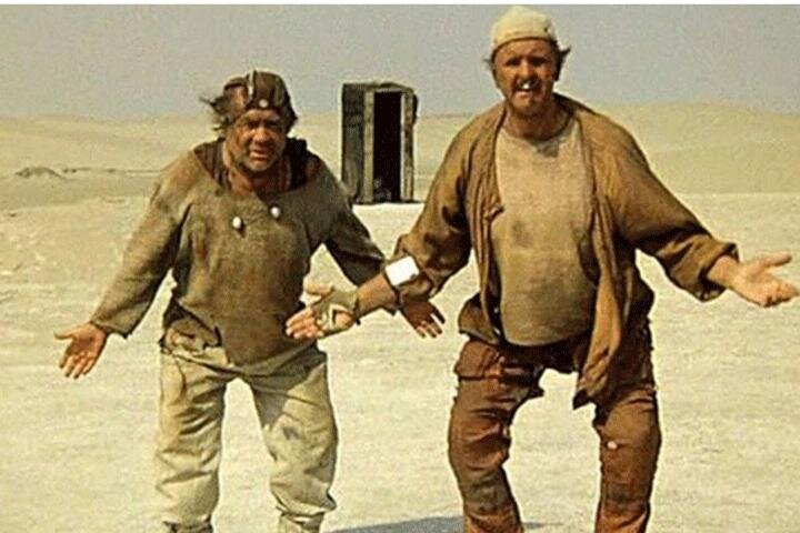  
После самых скандальных за всю историю Хакасии выборов наступила не менее азартная пора. Последовал демонстративный и мало что значащий выход двух бывших членов команды Зимина — Владимира Крафта и Ирины Смолиной. Провластные СМИ истерично прогнозируют катастрофу либо тихо меняют окрас.

Хуже всего приходится сегодня ярым противникам коммуниста Коновалова. Тем, кто с упоением раскачивал лодку и, похоже, даже сегодня не понял суть произошедшего. В их числе небезызвестный Виктор Лебедев, по которому, возможно, плачет статья Уголовного кодекса РФ за организацию общественного движения за срыв губернаторских выборов.

Что остается сегодня непризнанному вождю народной демократии? Делиться мрачными прогнозами. Накануне «Клуб регионов» опубликовал мнение авторитетного эксперта, политобозревателя Виктора Лебедева: «У нового главы Хакасии Коновалова нет команды».

Примечательно, директору по управлению губернаторского телеканала РТС «сразу было понятно, что команды у Коновалова нет, а за его громким «мы» не стоят реальные люди. Если бы команда была, то она была бы презентована в ходе избирательной кампании, и это был бы сильный ход. Но мы этого хода не увидели. А происходит это по простой причине: не готов был человек к тому, что окажется на месте главы региона. Если человек подготовлен к такой должности, то он идет и представляет те кадры, которые будут отвечать за разные направления. И тогда всем понятно, какая будет дальнейшая политика такого кандидата».

Однако стоит напомнить авторитетнейшему политобозревателю Лебедеву, как формировал свой кабмин предшественник Коновалова. Костяк команды Зимина в 2009 году составила пятерка варягов. Причем на ключевых постах оказались управленцы из  соседнего региона. Из Красноярска прибыл Александр Голышев, он в статусе перзама курировал экономику. Причем настолько успешно, что впоследствии загремел на скамью подсудимых за талантливый увод бюджетных средств через подставные фирмы. Вместе С Александром Павловичем смыло грязными водами республиканского водоканала и другого члена команды Зимина — бывшего председателя Государственного комитета по тарифам Хакасии Олега Базиева.

Более благополучно завершился хакасский этап карьеры бывшего зама главы Хакасии в статусе министра финансов Юрия Лапшина и аппаратного заместителя губернатора Татьяны Горячевой.

В итоге: Голышев сегодня в местах не столь отдаленных, Лапшин и Горячева вернулись в Красноярск.

В мае 2009 года в Хакасии случилась еще одна диковинная кадровая рокировка: министром экономики Виктор Зимин назначил дочь заместителя полномочного представителя президента в Сибирском федеральном округе Владимира Псарева. До назначение Татьяна Псарева работала заместителем Алтайского регионального филиала ОАО «Россельхозбанк». Летом 2010 года Татьяна Владимировна покинула Хакасию, как отмечали региональные СМИ, в связи с переездом на работу в Москву.

Дольше всех продержался в команде Зимина выходец из МЧС, постоянный представитель республики - заместитель главы Хакасии Николай Локтионов. Николай Игоревич подал в отставку в марте 2015 года. В команде экс-министра РФ по делам гражданской обороны, чрезвычайным ситуациям и ликвидации последствий стихийных бедствий Сергея Шойгу Николай Локтионов занимал должность замминистра.

Уголовным преследованием закончилась карьера трех других членов команды предшественника Валентина Коновалова. Иван Вагнер, бывший замглавы республики и министр сельского хозяйства Хакасии, покинул должности после возбуждения уголовного дела. За ним последовал бывший министр финансов Семен Аешин. А резонансное коррупционное дело бывшего руководителя губернаторской администрации Владимира Бызова все еще находится в суде.

По мнению экспертов, Валентин Коновалов импонировал своему ядерному электорату прежде всего намерением пригласить в серый дом аудиторов Счетной палаты. А уже после тщательной аудиторской проверки формировать свою команду из не скомпрометировавших себя управленцев.

Поэтому вряд ли уместен вселенский плач Виктора Лебедева. Местному политобозревателю полагается знать об уголовных наклонностях уходящей команды управленцев и не брать ее в качестве примера. Не стоит Виктору Геннадьевичу беспокоиться, тем более единороссу теперь есть чем заняться.
