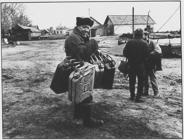 Из серии «Это твоя родина, сынок!». Борис Кудрявов, 1990-е, из архива МАММ/МДФ.