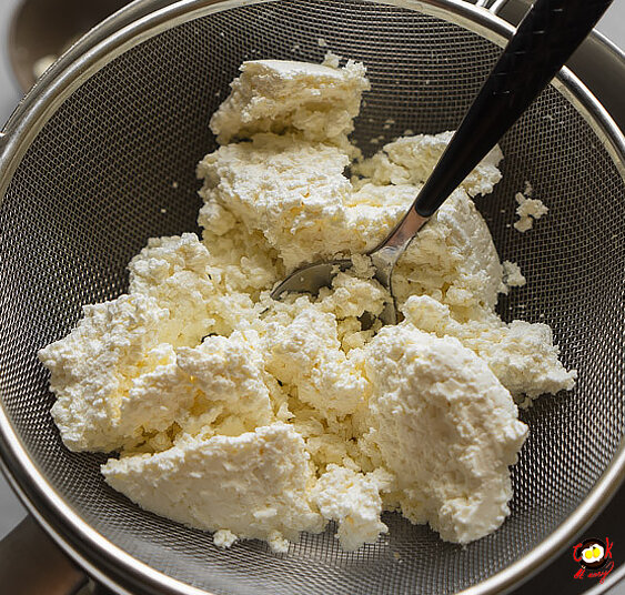 Рекомендуем использовать свежий фермерский творог