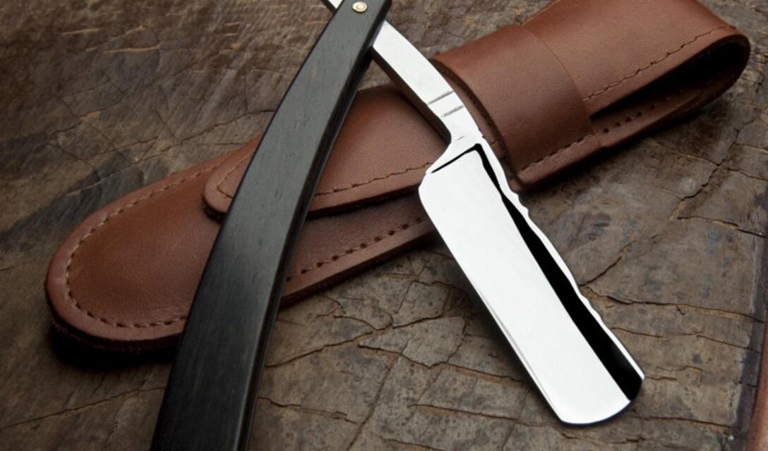 Если Вам необходима гладкость лица и отношение к своей бритве, как у самурая к своему клинку, то стоит выбрать опасную бритву. Несмотря на то, что она на порядок выше в цене, но кого это волнует когда при бритье вы погружаетесь в свое истинное естество.