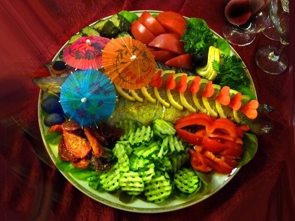 К сведению! Ананас должен быть свежим, а не консервированным. Он способствует перевариванию тяжелых белков.