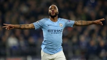 Фото: twitter.comДраматичной получилась развязка игры на «Фельтинс-Арене». «Шальке» благодаря двум пенальти от Набиля Бенталеба выигрывал после первого тайма у «Манчестер Сити» со счетом 2:1. В середине второй половины игры Николас Отаменди, получив вторую желтую карточку, оставил английский клуб в меньшинстве. Но ударную концовку выдали как раз гости. 
