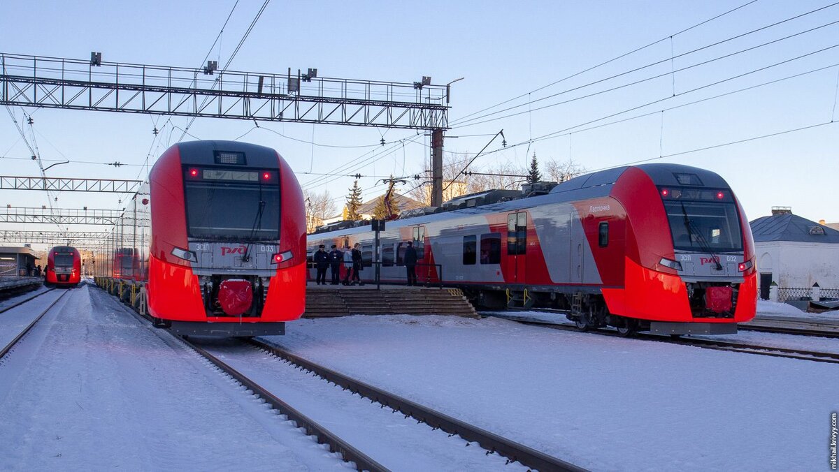 Электропоезд Ласточка эс1п. Ласточка эс1 премиум. Ласточка Великий Новгород Псков. Поезд Великий Новгород Псков.