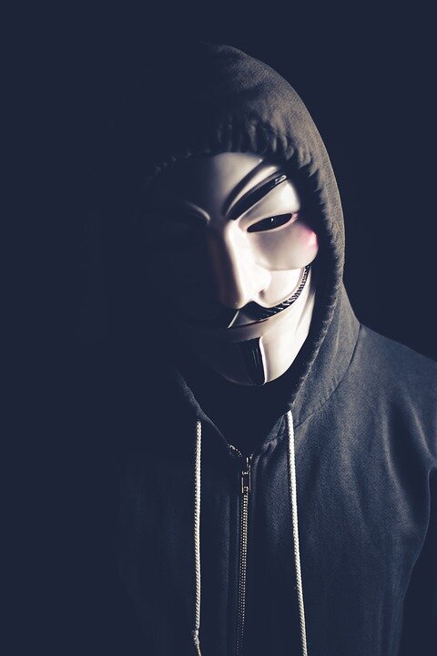 https://cdn.pixabay.com/photo/2017/10/05/22/55/anonymous-2821433_960_720.jpg