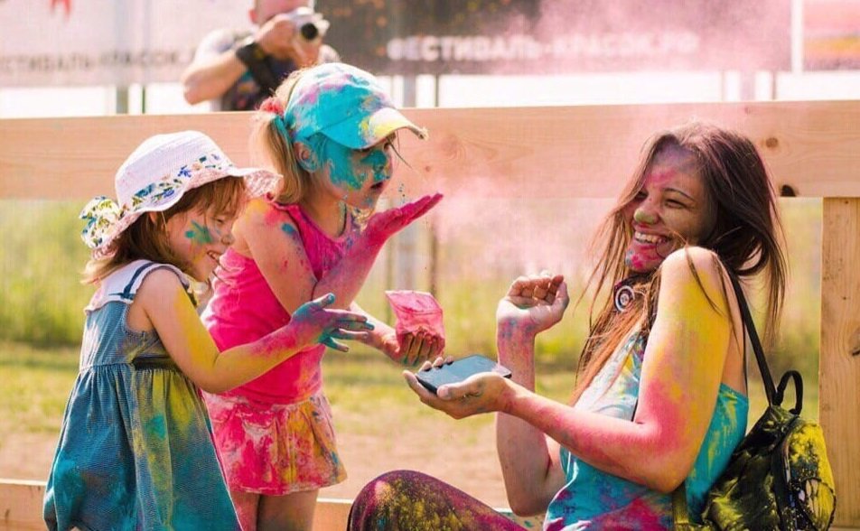 Праздник красок, очень эмоциональный