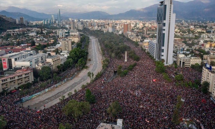 Более 1 миллиона человек на протестах в Сантьяго