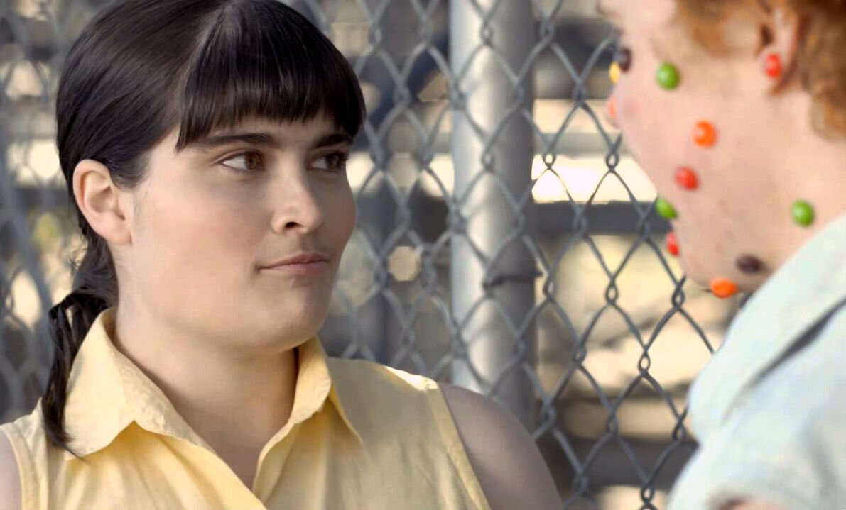 Парень и девушка из рекламы про скитлястрянку. Как они выглядят и чем  занимаются сейчас | Пропаганда | Дзен