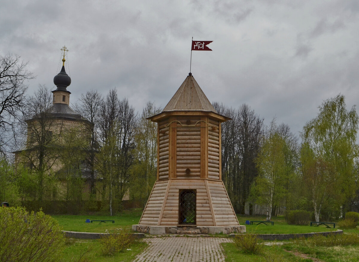 Электронный город тверская область. Торопец Тверская область. Торопец башня. Сторожевая башня в г Торопец. Торопец деревянная башня.