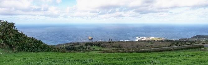    Азорские острова и горячий океан Понта де Феррария (Ponta da Ferraria)