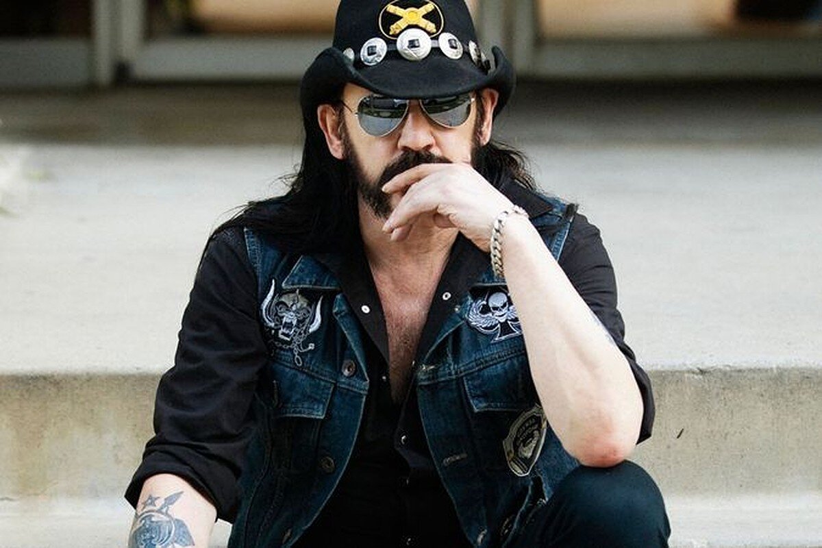 Motorhead Lemmy с ружьем