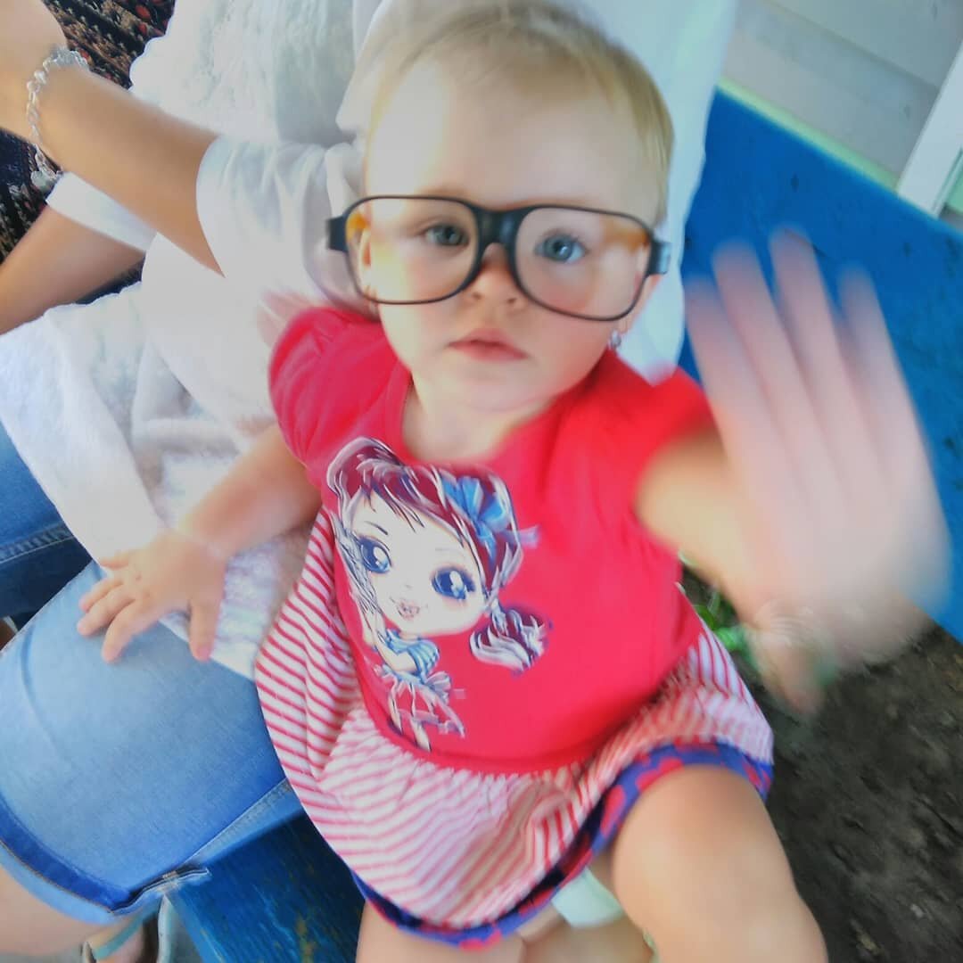 Чего не следует делать по утрам как это обычно бывает. Человек поднимается сразу делает себе чай или кофе цепляя зубы свои сигарету. Ещё не следует по утрам плотно питаться например съесть тарелку борща или супа и в придачу закинуть в свой желудок чего-нибудь из  второго блюда.
