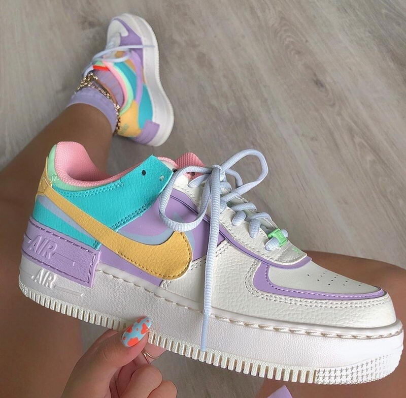 NIKE