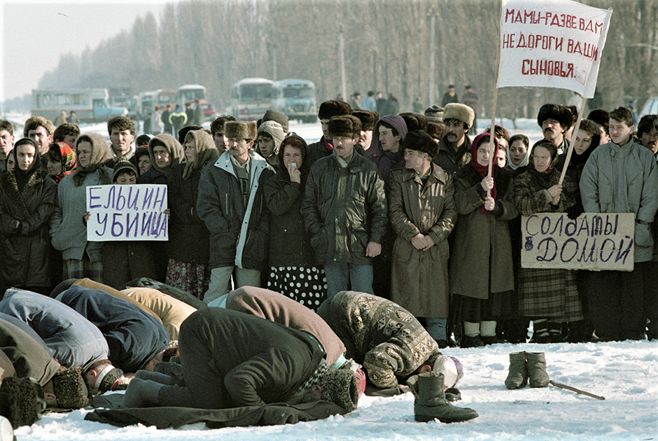 Геноцид в 90 е. Протесты против Ельцина 1996. Митинг в 1994 году Ичкерии. Геноцид русских в Чечне 1991. Чечня 1992 геноцид русских.