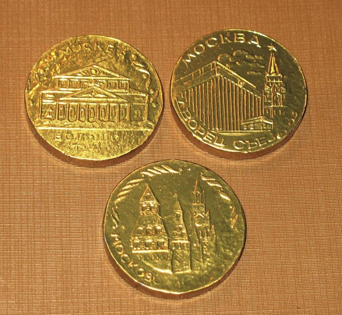 Пожалуйста, листайте фото дальше, используя стрелочку справа.