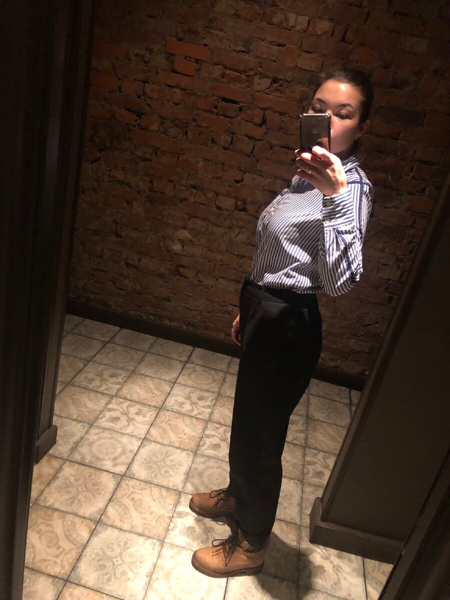 Мне уже казалось, что мой живот виден всем