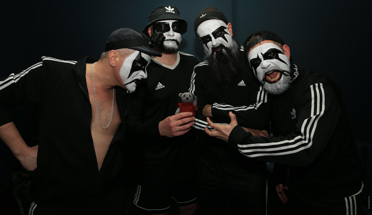 Фото из официального паблика группы https://vk.com/uratsakidogi