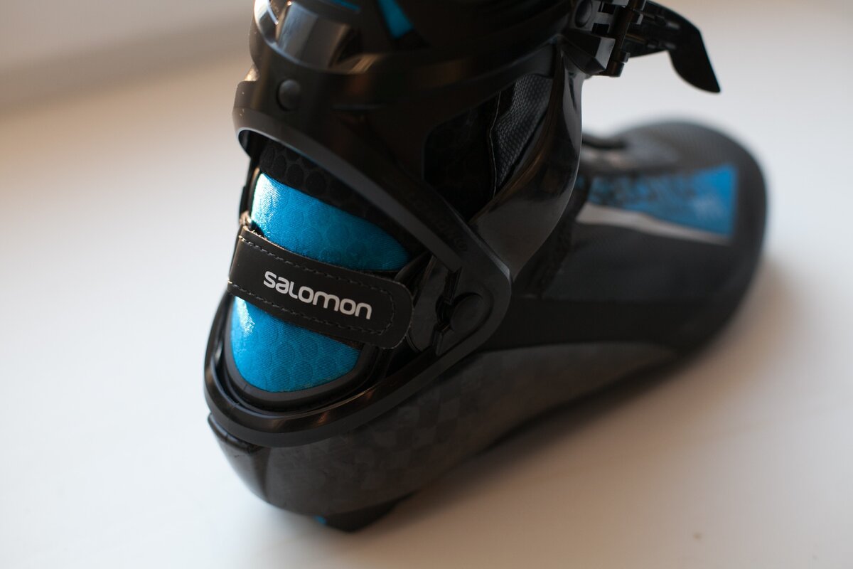 Лыжные ботинки Salomon (вид сзади)