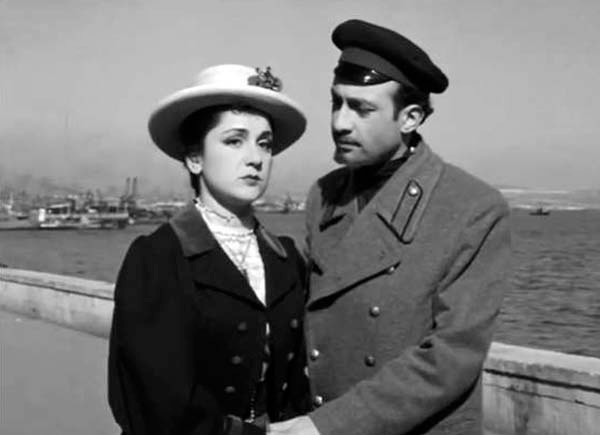 Фото из свободных источников. Кадр из фильма "Дама с собачкой".  