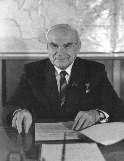 Руководителем госплана ссср был. Байбаков председатель Госплана СССР. Байбаков нарком нефтяной промышленности.