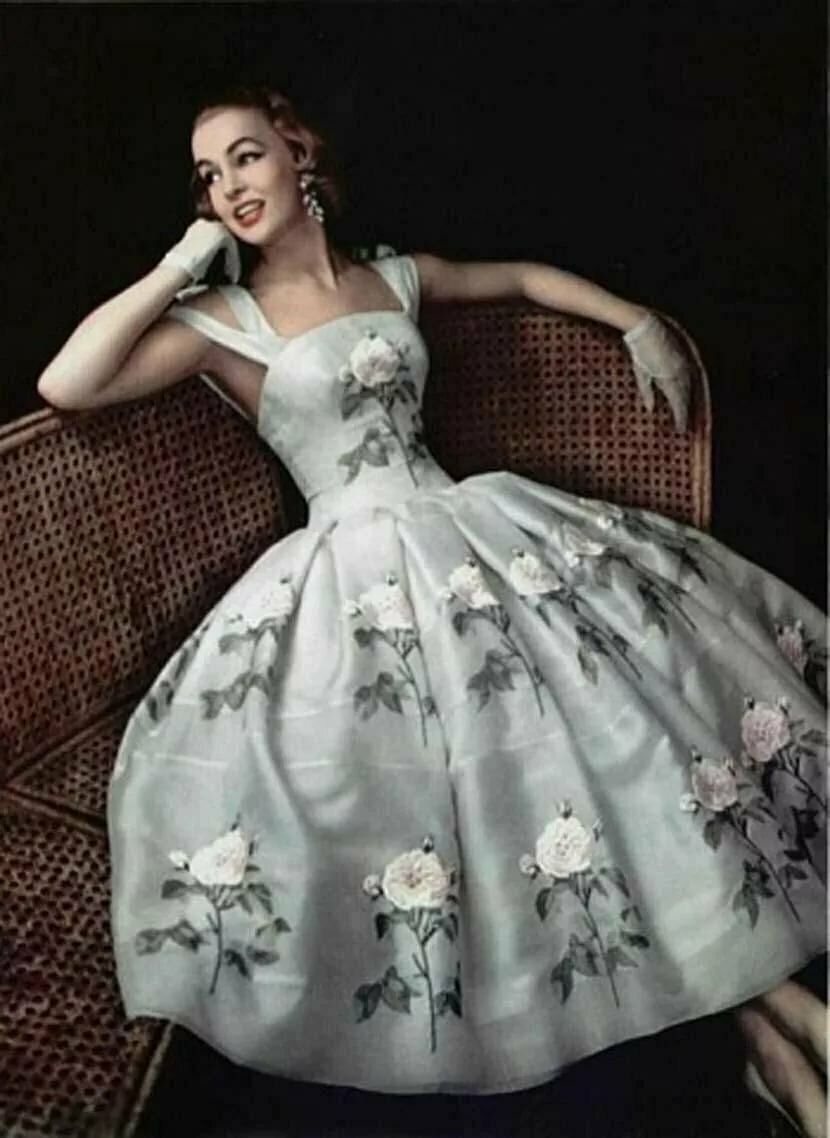 Фотограф: Филипп Потье. Givenchy - весна 1956